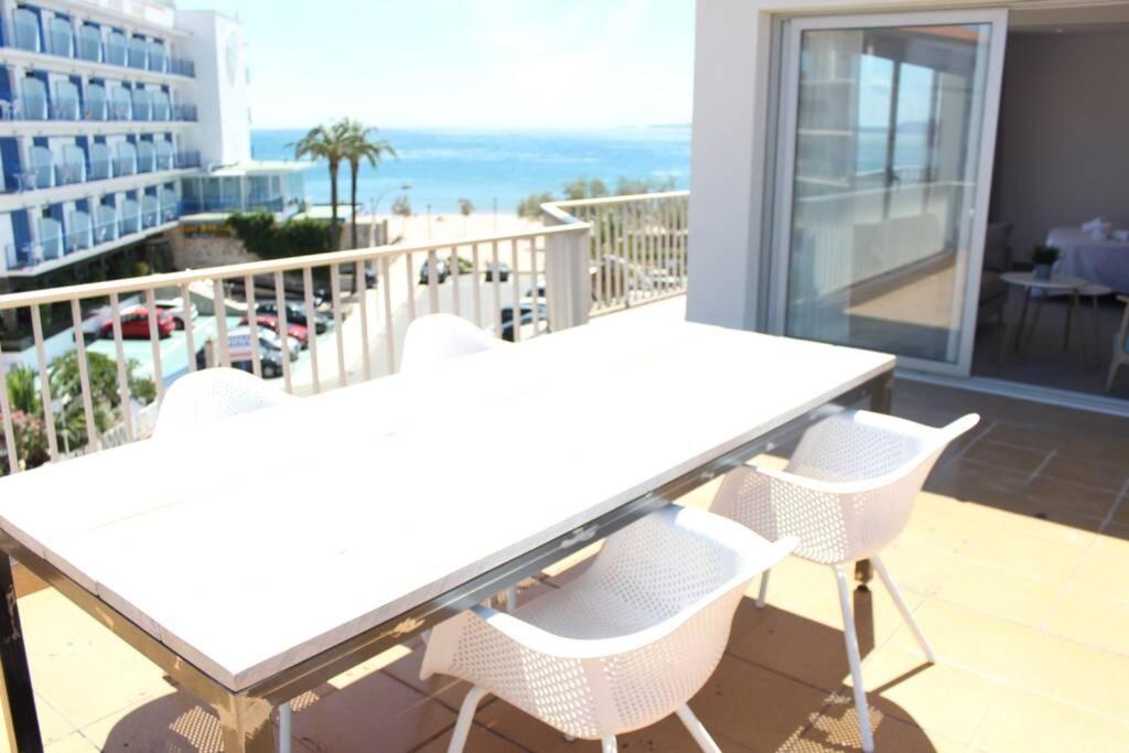 Beautiful Loft, Huge Sunny Terrace, View Over The Beach And Sea Росас Экстерьер фото