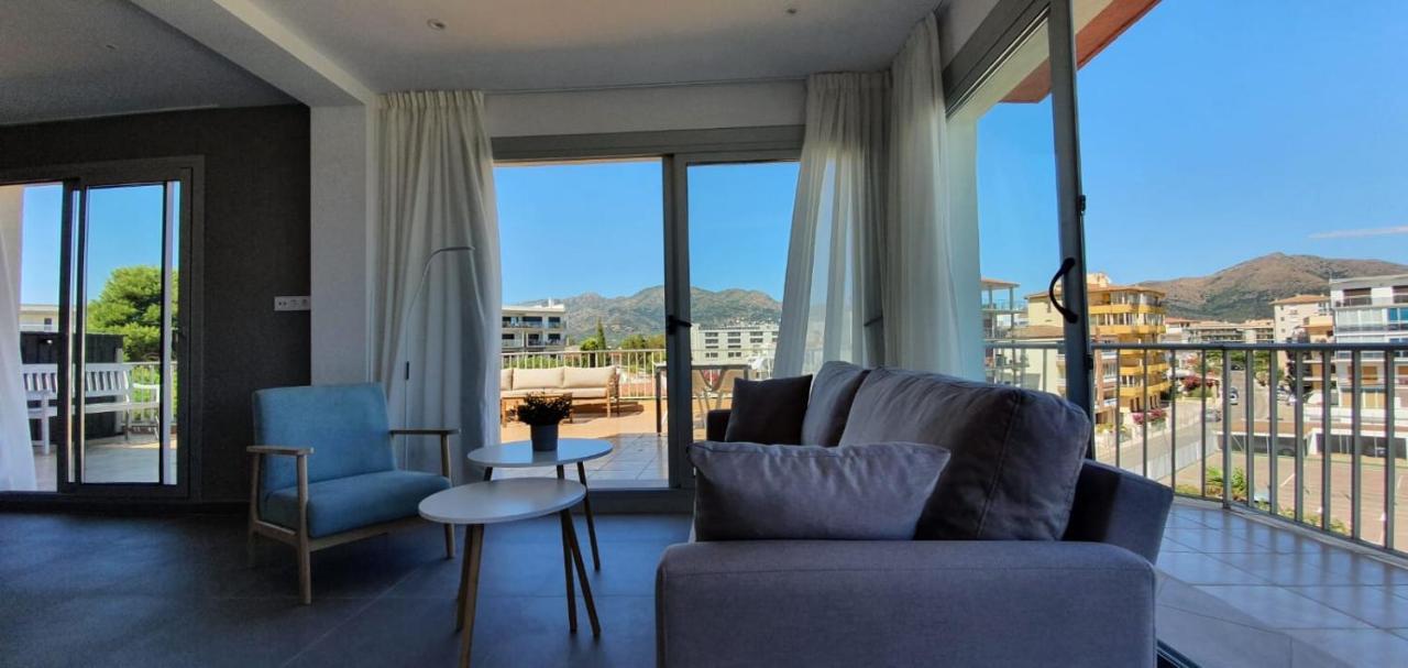Beautiful Loft, Huge Sunny Terrace, View Over The Beach And Sea Росас Экстерьер фото